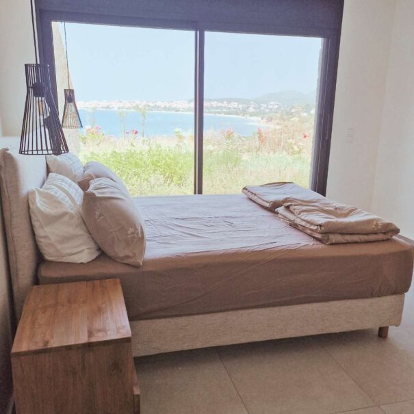 Bedroom 2 with a queen-size bed (160 × 200 cm)